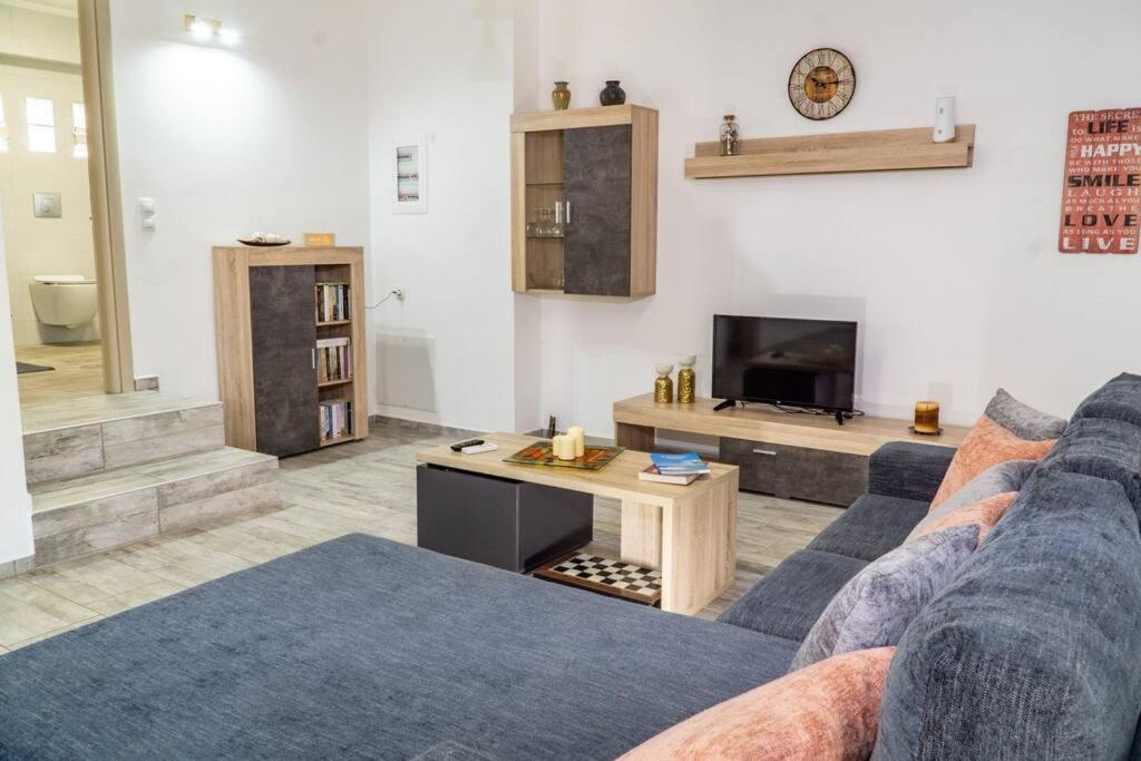 키사모스 Artemissia New Well Sided Modish House 아파트 외부 사진